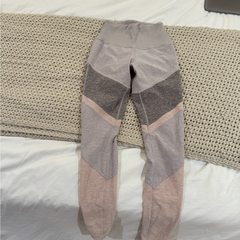ALO Yoga Heathered Tan Pullover